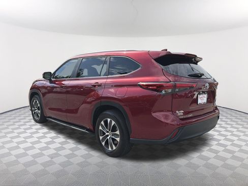 Used 2023 Toyota Highlander XLE FWD image 15