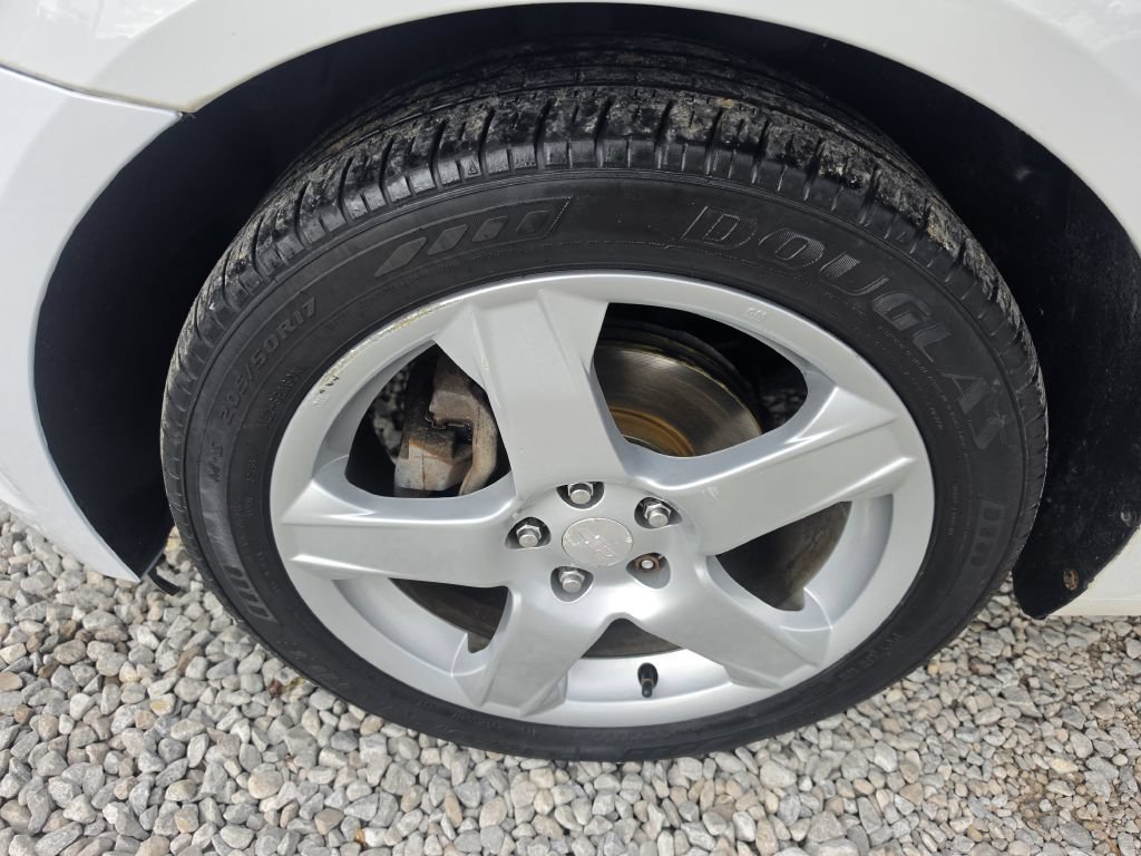 Used 2014 Chevrolet Sonic LTZ FWD image 9