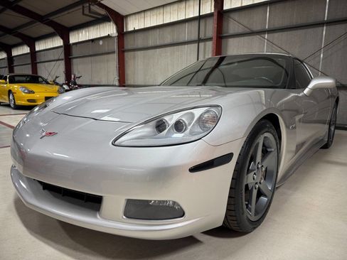 Used 2007 Chevrolet Corvette Coupe w/ Performance Package image 35