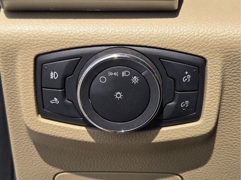 Used 2017 Ford F150 Lariat RWD image 18