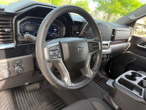 Used 2025 Chevrolet Silverado 1500 RST AWD/4WD image 15