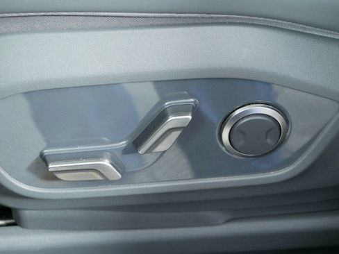 Used 2024 Kia EV9 Wind AWD/4WD image 25
