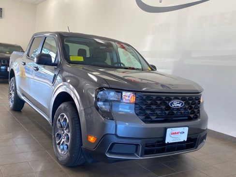 New 2025 Ford Maverick XLT image 2