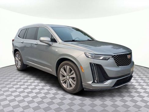 Used 2023 Cadillac XT6 Premium Luxury FWD image 2