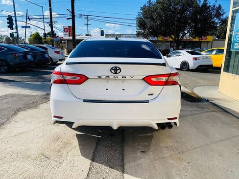 Used 2022 Toyota Camry SE FWD image 14