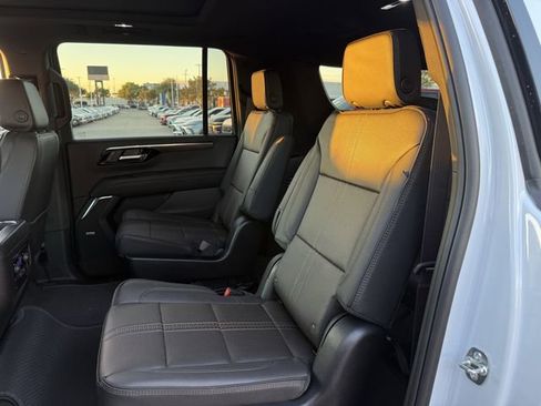 New 2026 Chevrolet Suburban High Country image 27