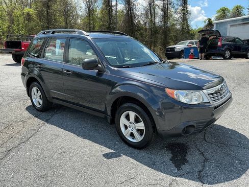 Used 2013 Subaru Forester 2.5X AWD/4WD image 4