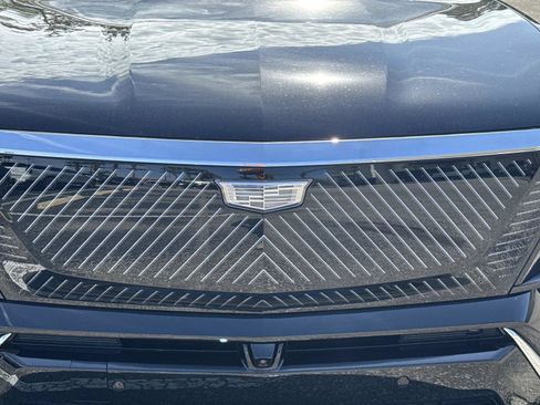 New 2026 Cadillac Vistiq Premium Luxury AWD/4WD image 8