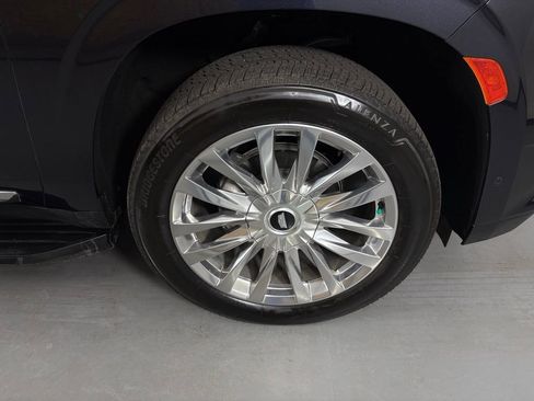 Used 2022 Cadillac Escalade Premium Luxury image 10