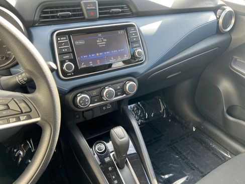 Used 2025 Nissan Versa SV FWD image 17