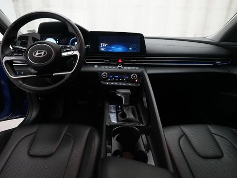 Used 2024 Hyundai Elantra Limited FWD image 5