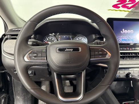 Used 2022 Jeep Compass Latitude image 23