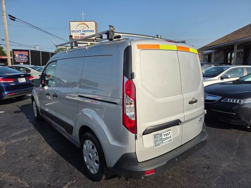 Used 2022 Ford Transit Connect XLT FWD image 4