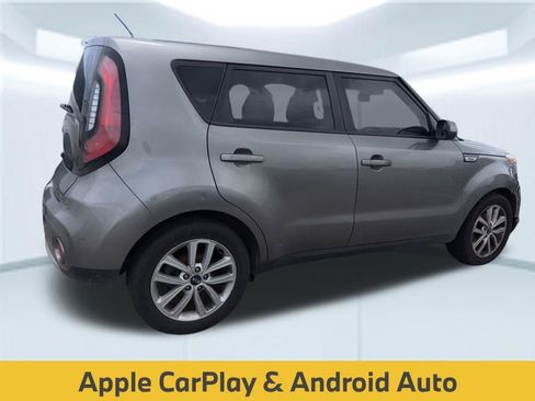 Used 2018 Kia Soul + FWD image 9