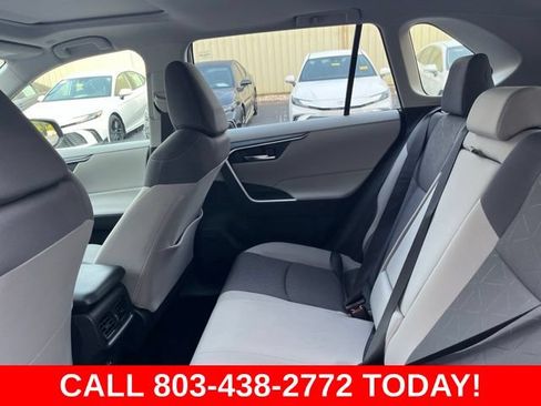 Used 2025 Toyota RAV4 XLE AWD/4WD image 13