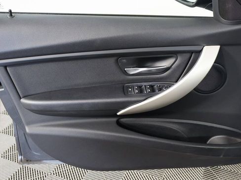 Used 2018 BMW 320i Sedan image 10
