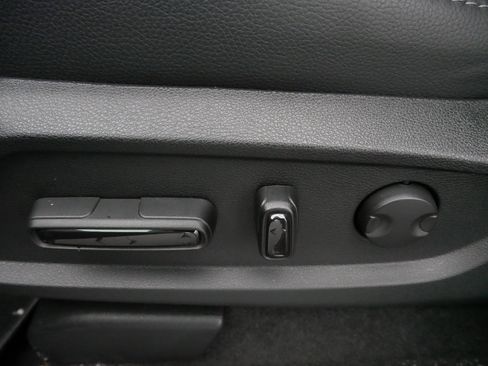 Certified 2025 Honda Pilot Touring image 20