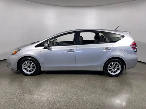 Used 2016 Toyota Prius V Two image 6