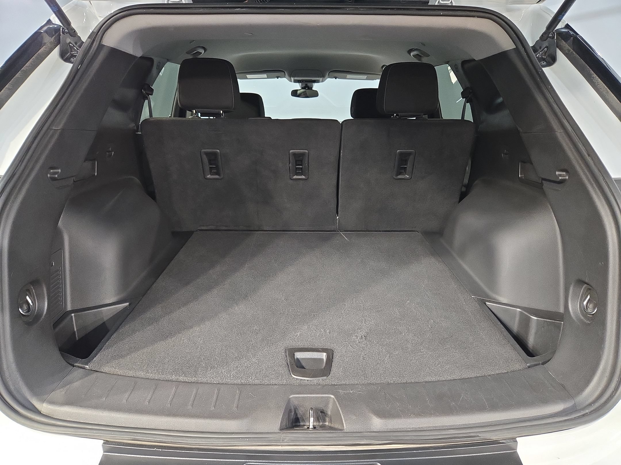 Used 2025 Chevrolet Blazer LT AWD/4WD image 18