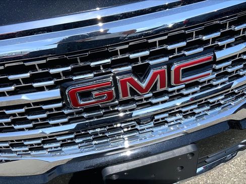 Used 2023 GMC Acadia Denali w/ Denali Technology Package AWD/4WD image 30