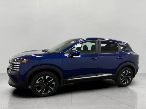 Certified 2025 Nissan Kicks SV w/ SV Premium Package AWD/4WD image 7