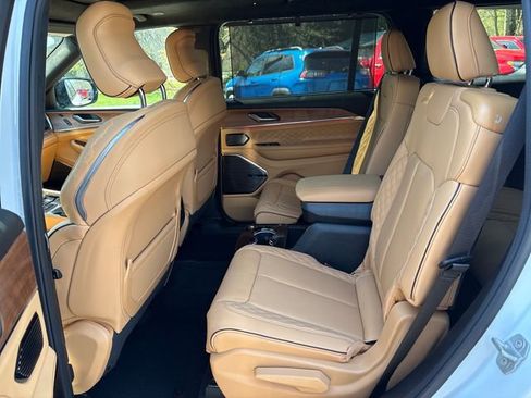 Used 2025 Jeep Grand Cherokee L Summit image 24