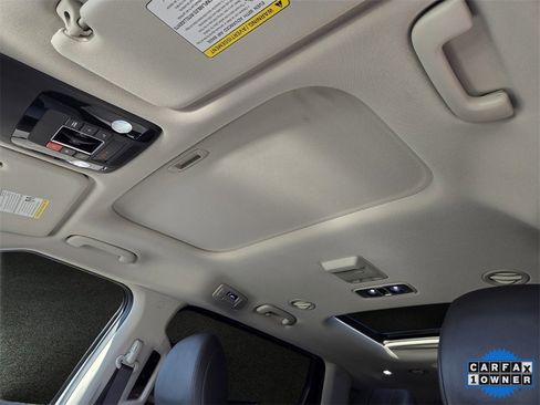 Used 2024 Kia Carnival SX Prestige image 7