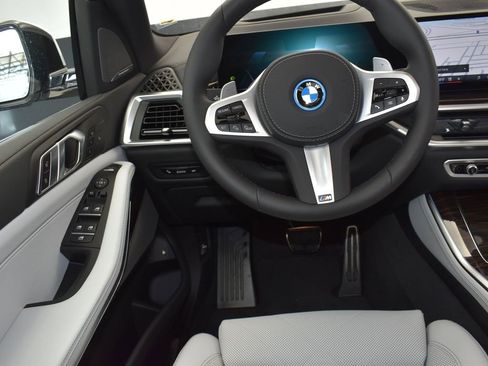 Certified 2026 BMW X5 xDrive50e image 30