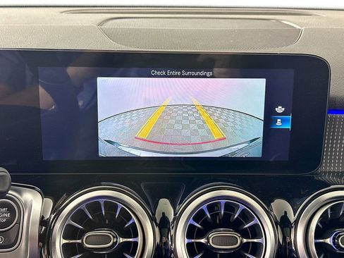 Certified 2022 Mercedes-Benz GLB 250 image 13