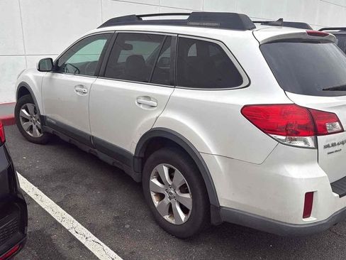 Used 2012 Subaru Outback 2.5i Limited image 3