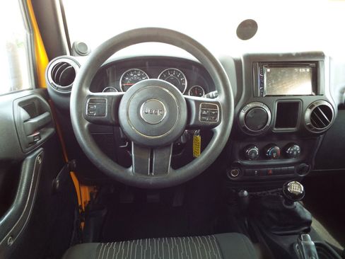 Used 2012 Jeep Wrangler Unlimited Sport AWD/4WD image 10