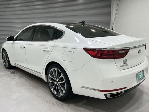 Used 2019 Kia Cadenza Technology image 6
