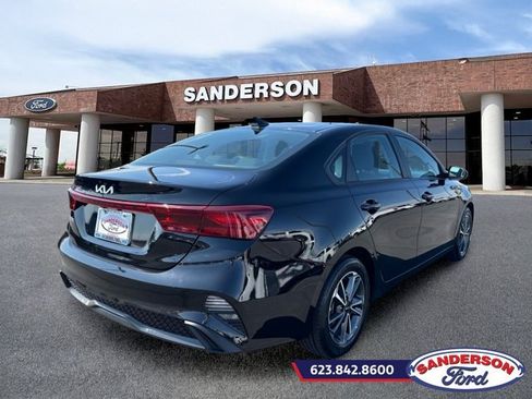 Used 2023 Kia Forte LXS FWD image 3