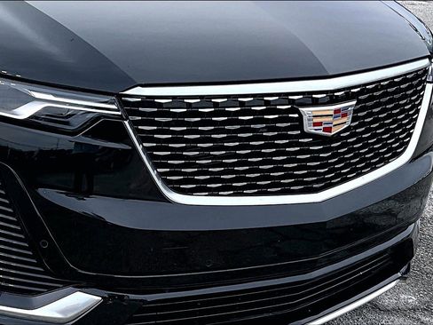 Used 2025 Cadillac XT6 Premium Luxury image 29