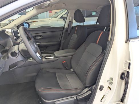 New 2025 Nissan Sentra SR FWD image 8