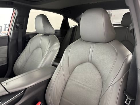 Used 2022 Toyota Avalon Limited w/ Advanced Safety Package FWD image 12