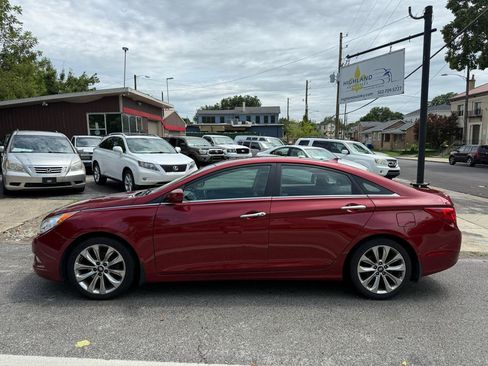 Used 2011 Hyundai Sonata SE FWD image 2
