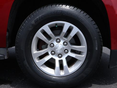 Used 2015 Chevrolet Suburban LT RWD image 26