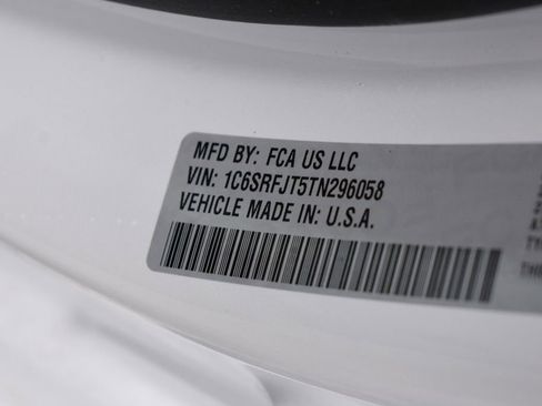 New 2026 RAM 1500 Laramie AWD/4WD image 37