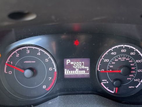 Used 2019 Subaru Crosstrek 2.0i AWD/4WD image 4