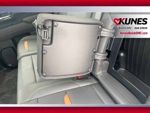 Used 2025 GMC Sierra 2500 AT4 w/ AT4 Premium Plus Package image 11