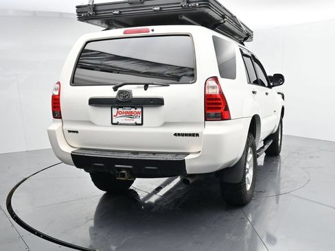 Used 2006 Toyota 4Runner SR5 AWD/4WD image 6