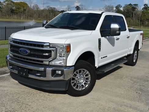 Used 2020 Ford F250 Lariat w/ Chrome Package image 2