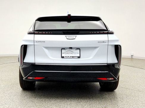 Used 2026 Cadillac Lyriq Luxury AWD/4WD image 6