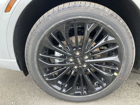 New 2025 Lincoln Corsair Reserve w/ Equipment Group 202A image 12