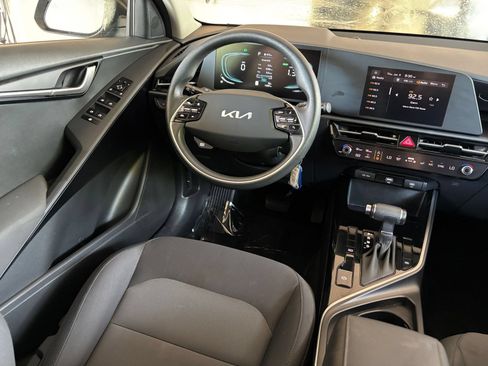 Used 2026 Kia Niro LX FWD image 32