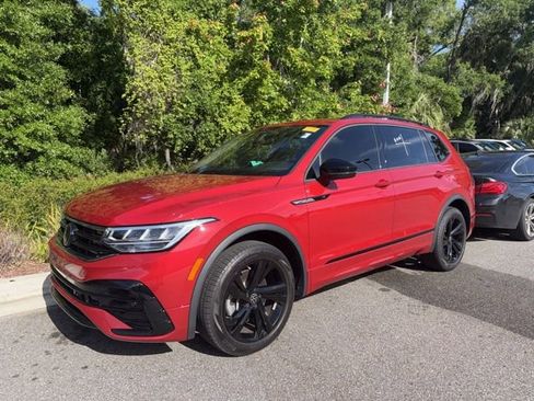 Used 2024 Volkswagen Tiguan SE R-Line image 1