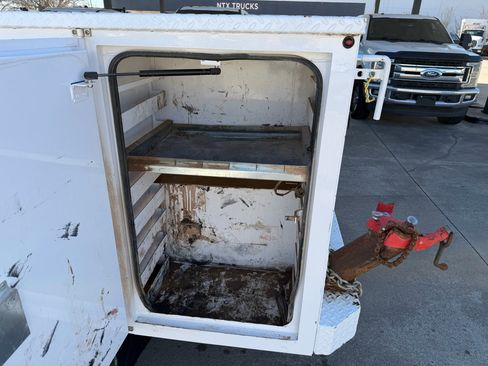 Used 2024 GMC Sierra 3500 Pro w/ Convenience Package image 19