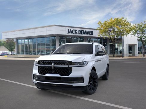 New 2026 Lincoln Navigator Reserve AWD/4WD image 2