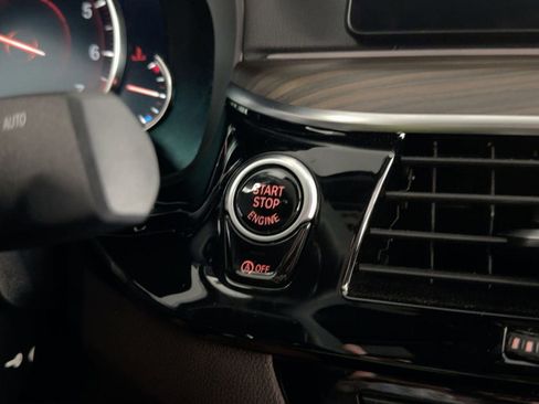 Used 2018 BMW M550i xDrive w/ Dynamic Handling Package image 25